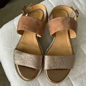 Luca Grossi Italian platform sandal. Rose gold metallic and suede. Size 39